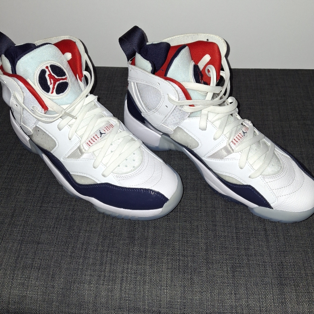 MENS SIZE 12 NIKE SNEAKERS